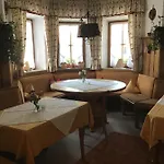 Апартаменты Gaestehaus Alfred Klais Крун