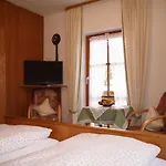Gaestehaus Alfred Klais Крун