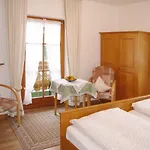 Gaestehaus Alfred Klais * Крун
